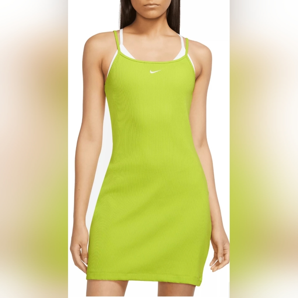 Nike Women's Sportswear Essential Ribbed Dress
